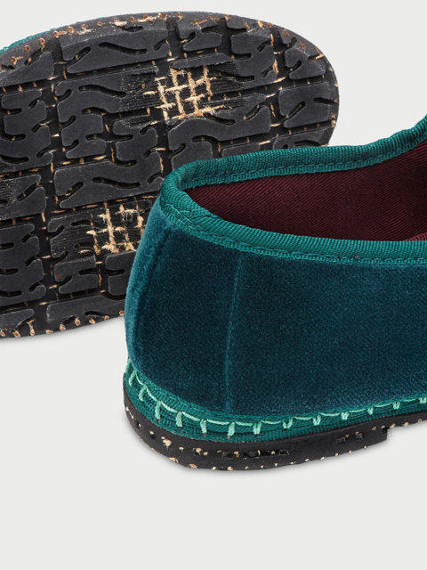 Leonor Flats