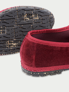 Lucrecia Flats