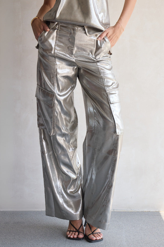 Set Kamari Neck & Beatriz Leg Pant