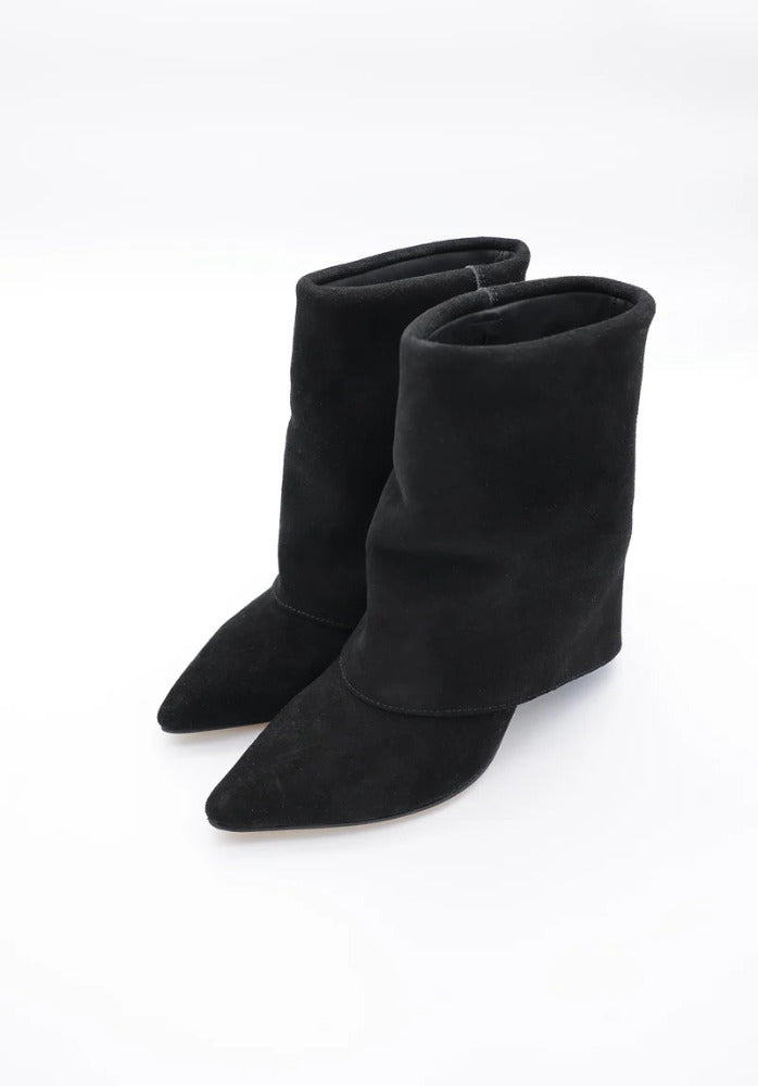 Low Bell Boots Negra Gamuza
