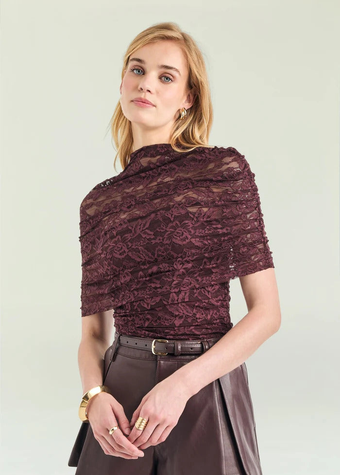 Laila Top in Bordeaux